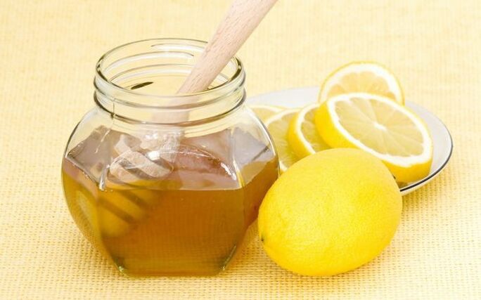 honey and lemon for a rejuvenating mask